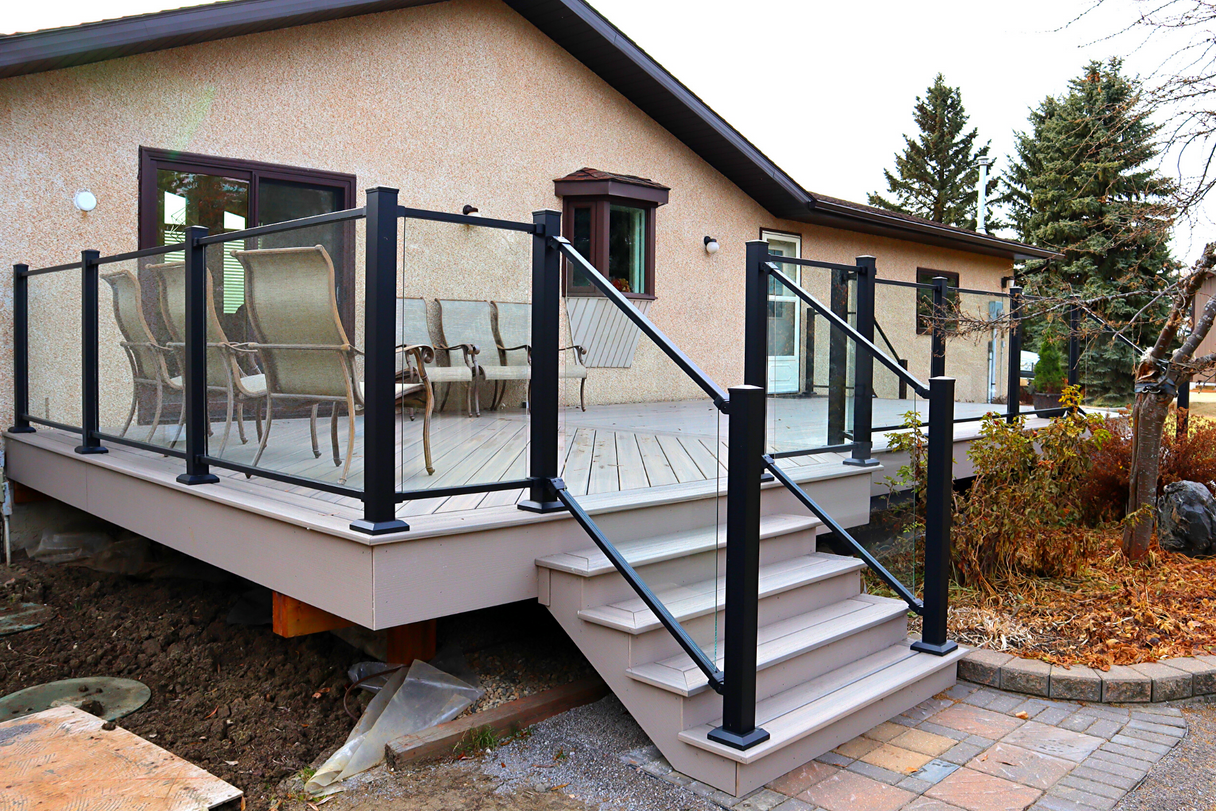 Custom decks in Edmonton from Sustain Builds